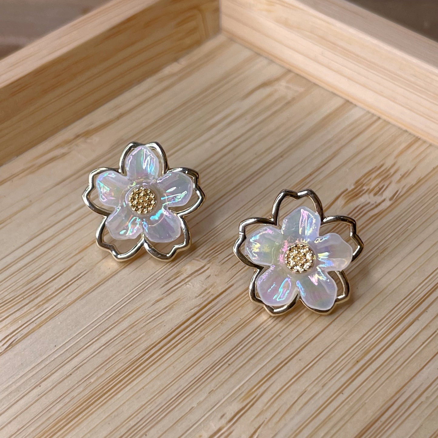 Hollow Daisy Earrings